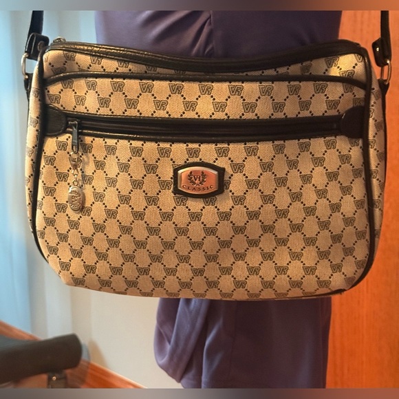 Vintage VR Classic Stylish Monogram Rare Hard To Find Retro Crossbody Bag - Picture 1 of 16